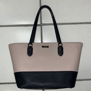 Cute Kate Spade Medium Purse 👜